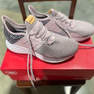 New Balance Fresh Foam Roav size 7